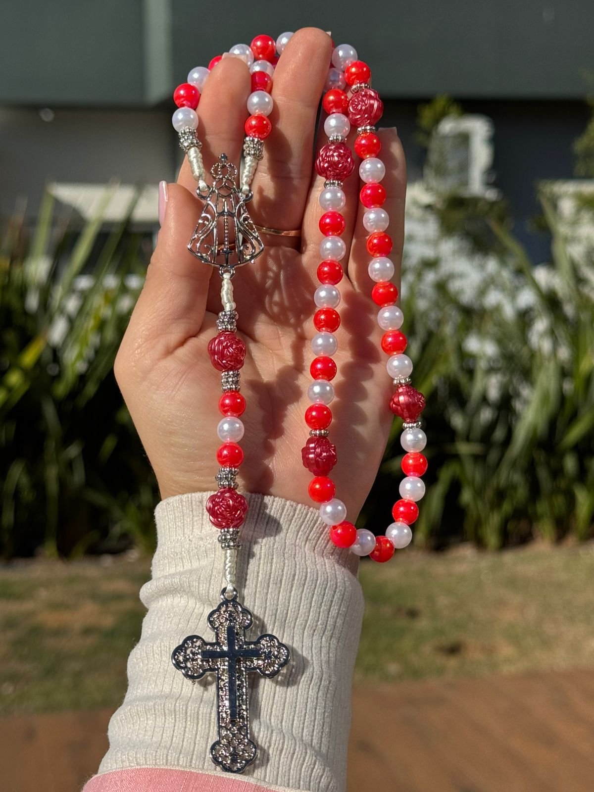 Terço Delicado Pérola e Vermelho 6mm