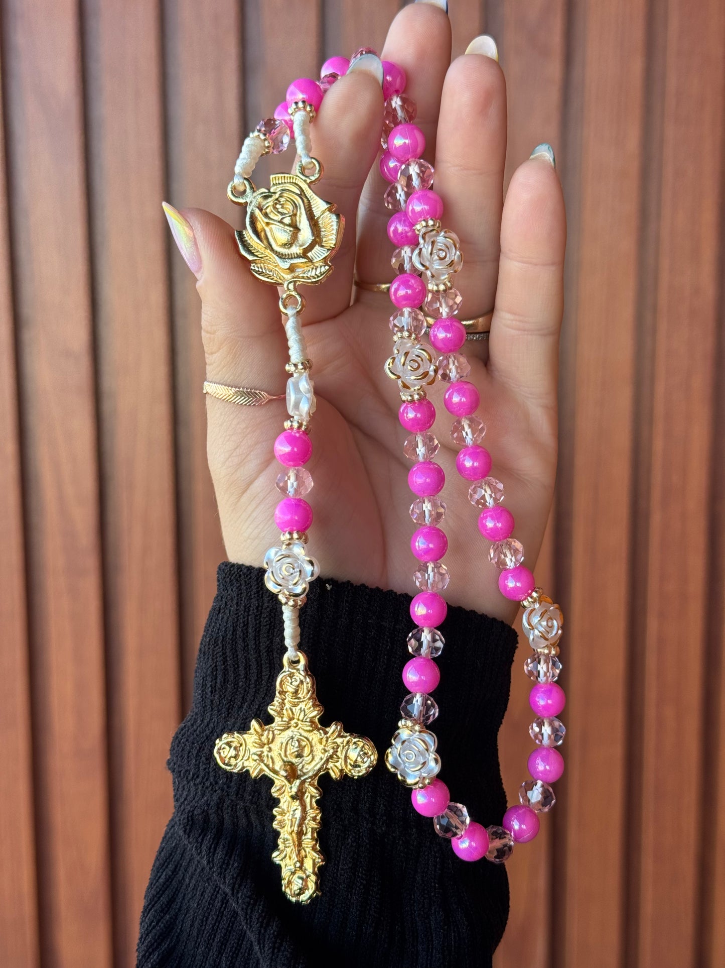 Terço Sta. Terezinha Cristal Rosa Perolado com Flores