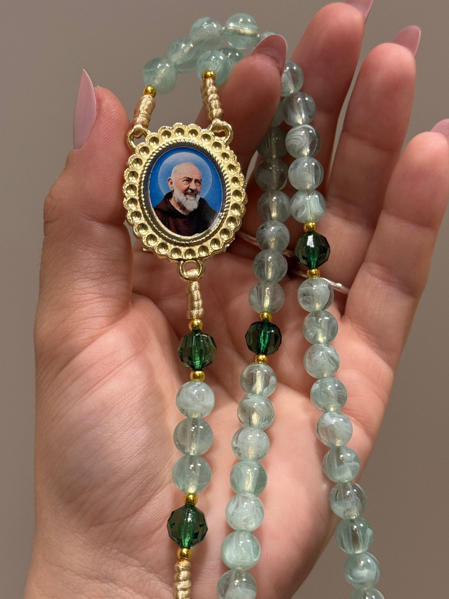 Terço São Padre Pio – Proteção, Fé e Devoção