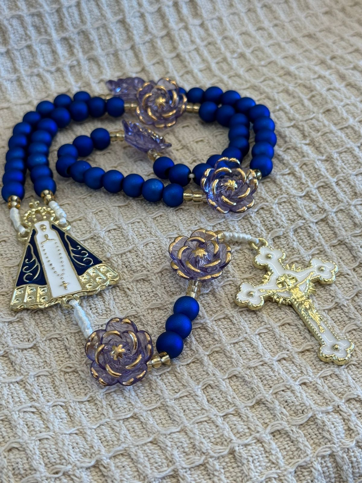 Terço N. Sra. Aparecida Floral Azul Royal